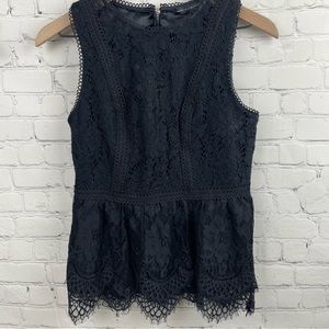 WHITE HOUSE BLACK MARKET Lace Sleeveless Lined Top size 2